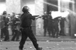 Policia disparando